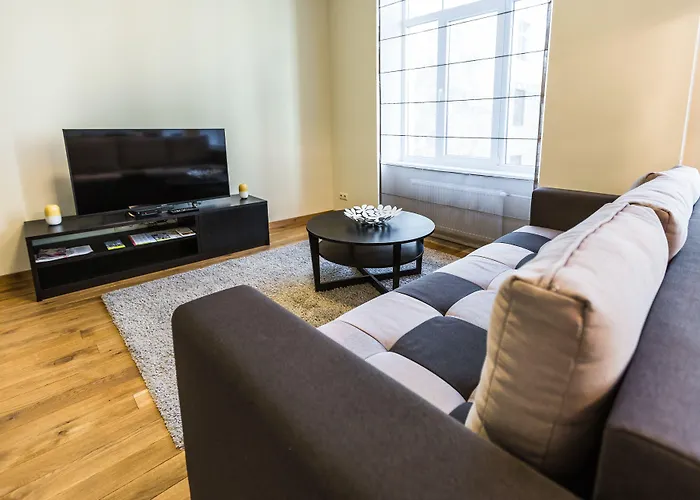 Lux - Ernesta, Free Parking