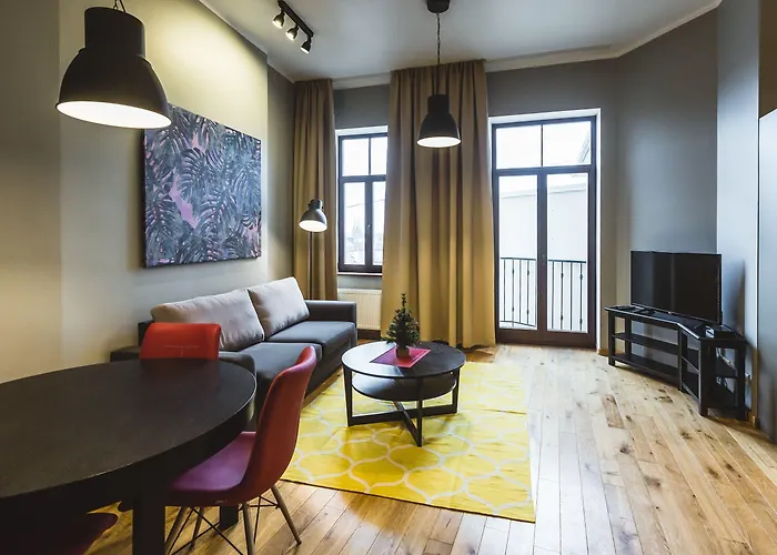 Lux - Ernesta, Free Parking Aparthotel 4*