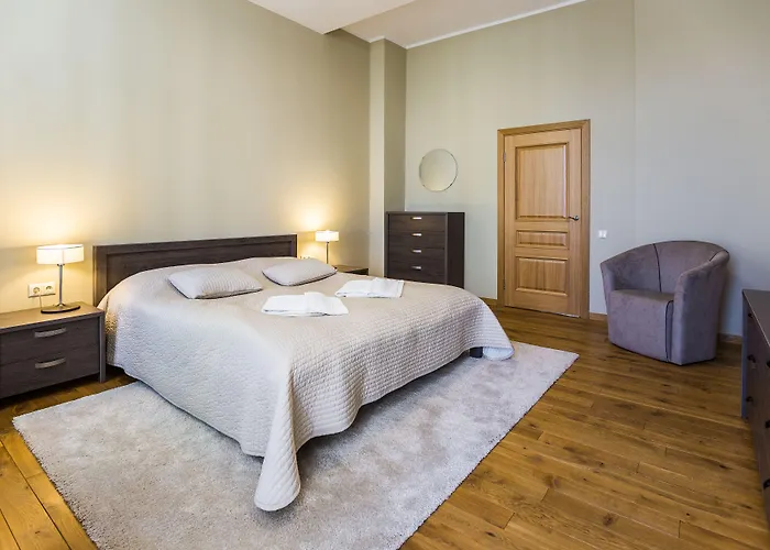 Lux - Ernesta, Free Parking Aparthotel