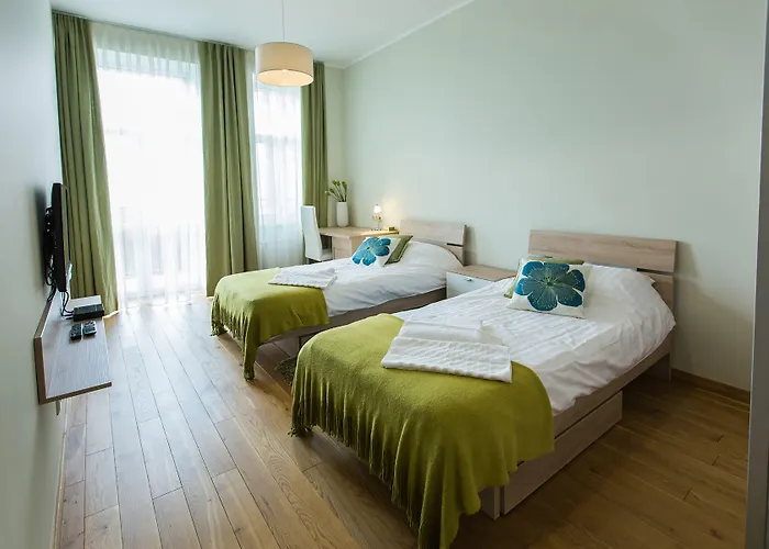 Lux - Ernesta, Free Parking Aparthotel