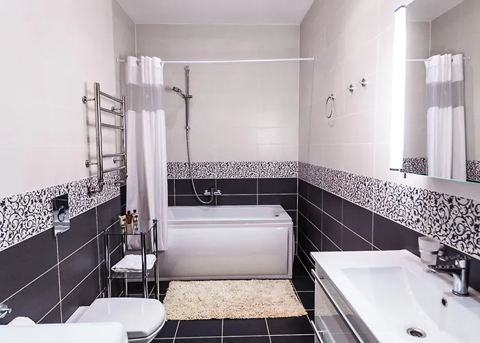 Aparthotel Lux - Ernesta, Free Parking