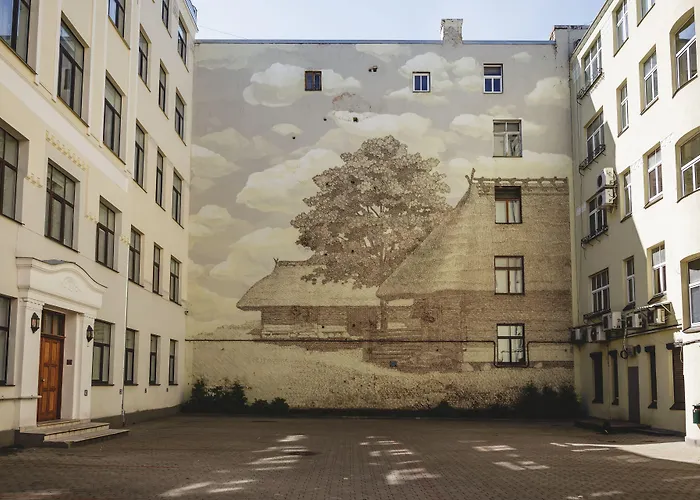 Lux - Ernesta, Free Parking Aparthotel 4*