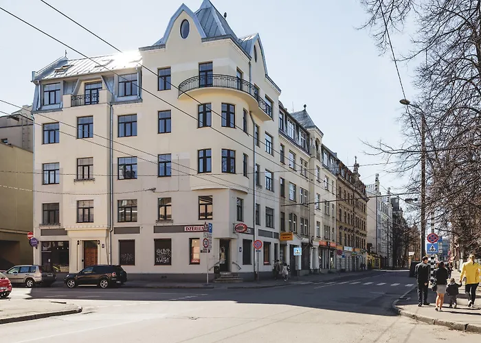 Aparthotel Lux - Ernesta, Free Parking 4*