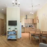 Lux - Ernesta, Free Parking 4*