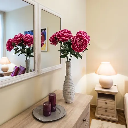 Lux - Ernesta, Free Parking Aparthotel Riga