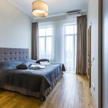 Lux - Ernesta, Free Parking Riga