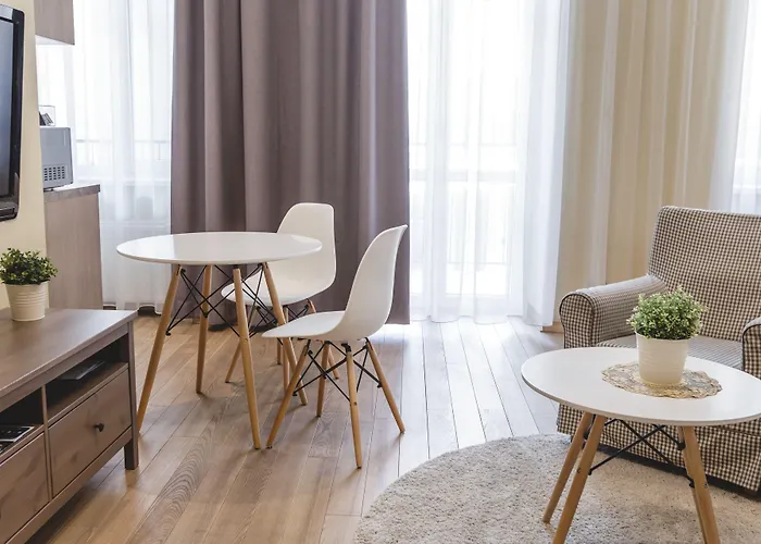 Lux - Ernesta, Free Parking Aparthotel 4*