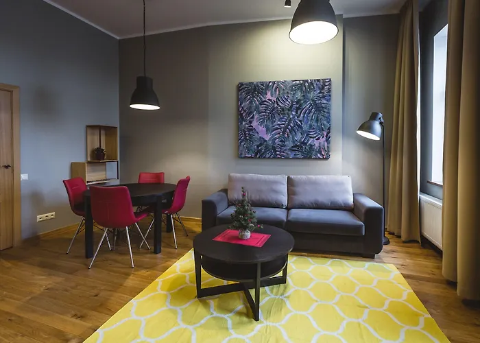 Lux - Ernesta, Free Parking Aparthotel